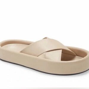Frame Le Laurel Slide Sandals In Oatmeal Beige size 40 - 9-9.5